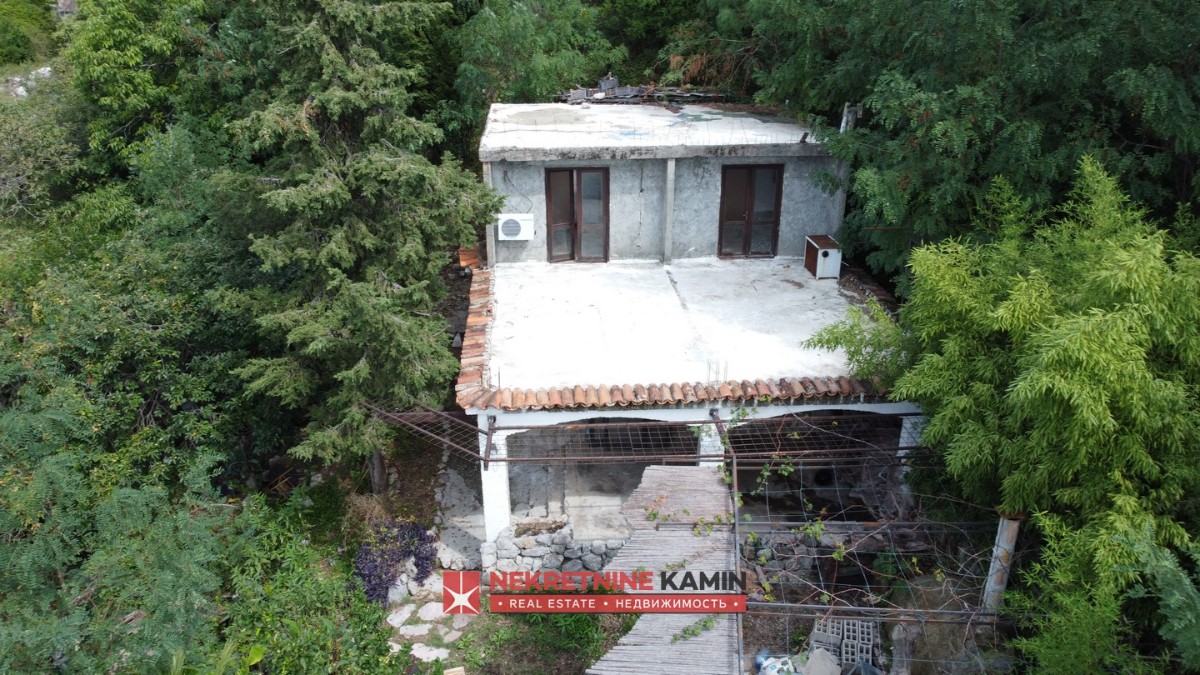 House at Grey Construction Stage with a Spring on the Plot, 2 km from the Sea, Buljarica